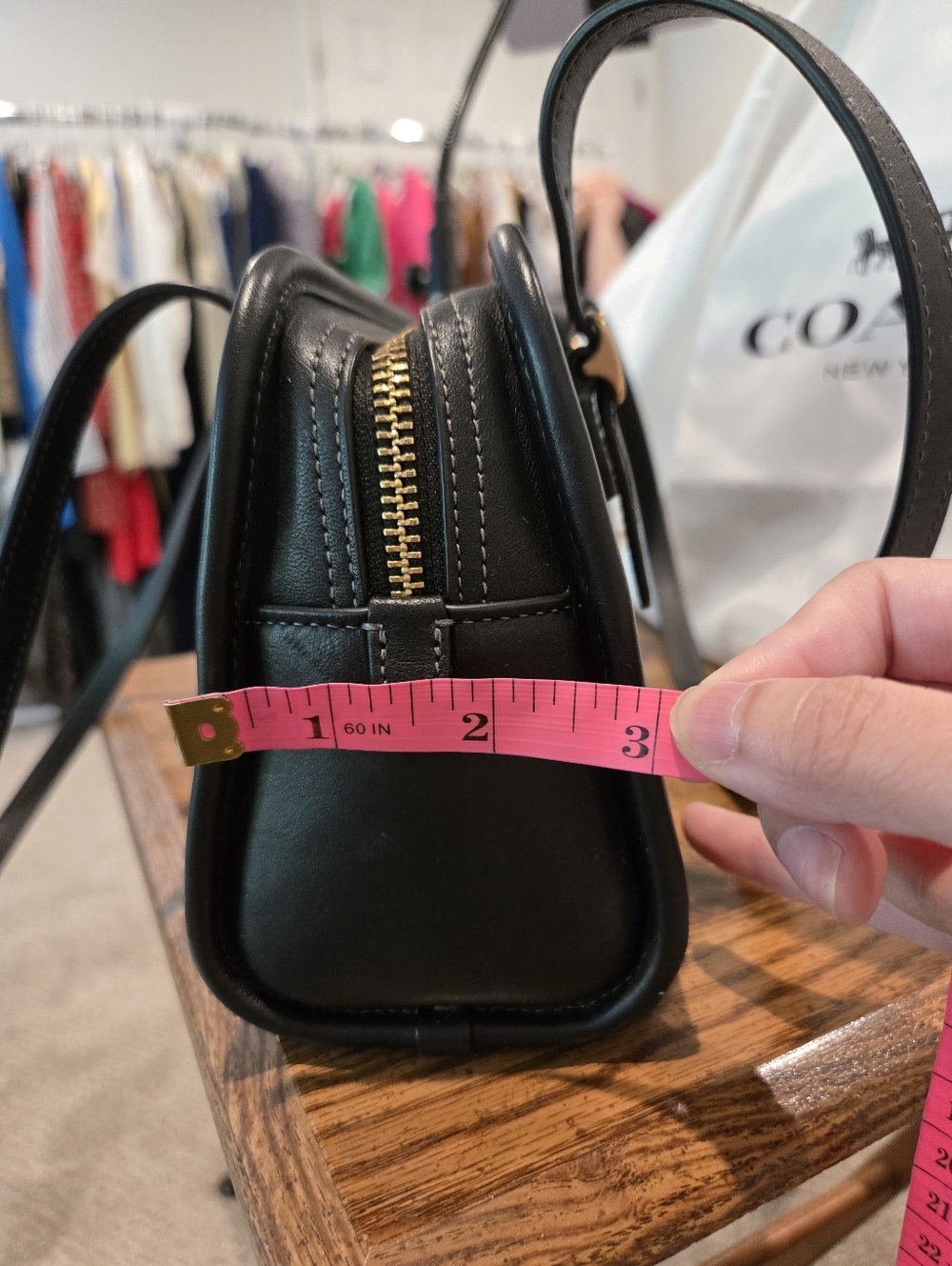 Coach Swing Zip Black Leather Shoulder Bag - Picture 10 of 11